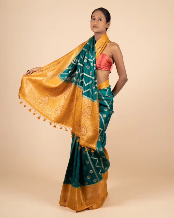 Evening Glam Floral & Geometrical  Rama-Majanta Chiniya Saree