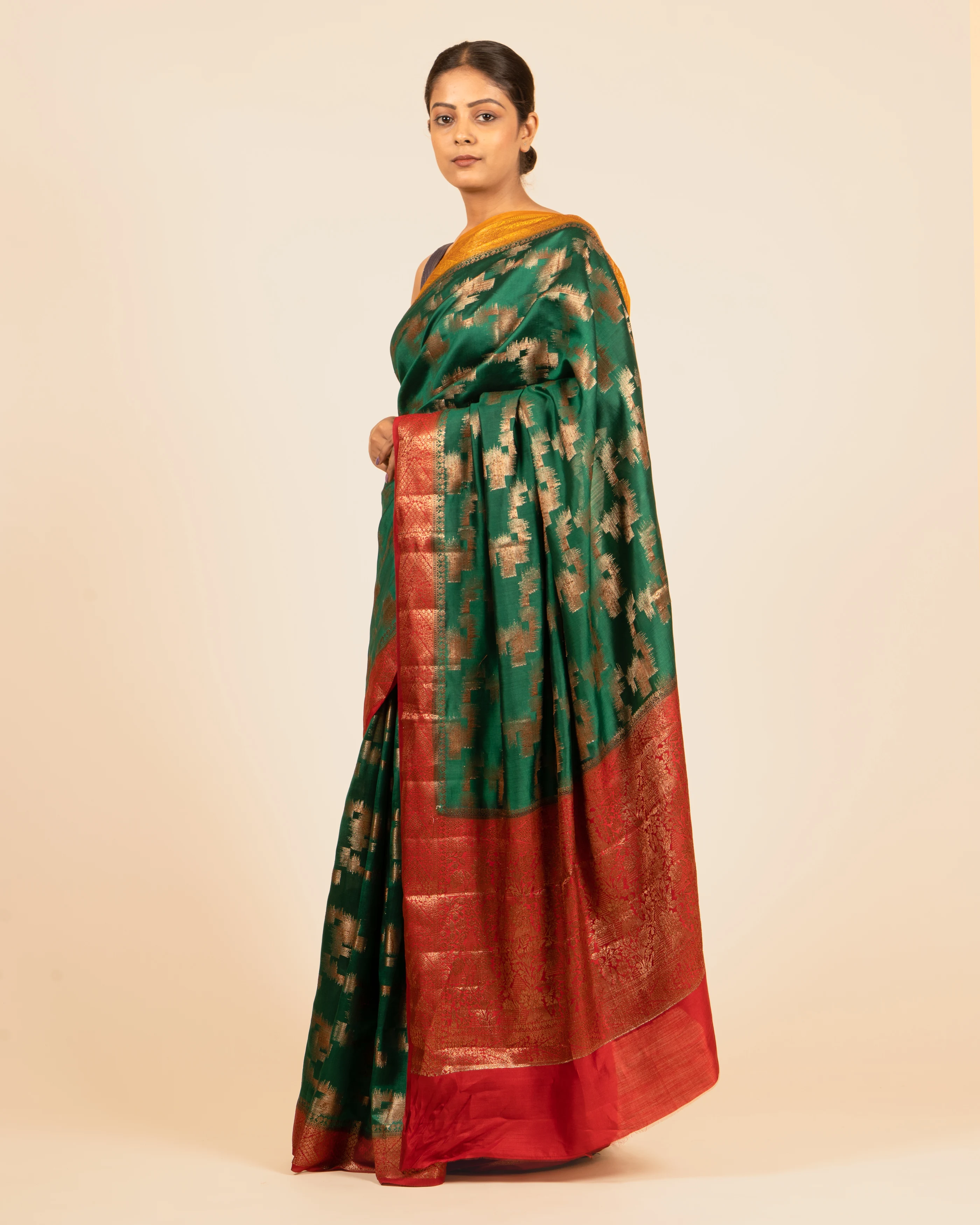 Everyday Comfort Floral Bottle Green Chiniya Saree
