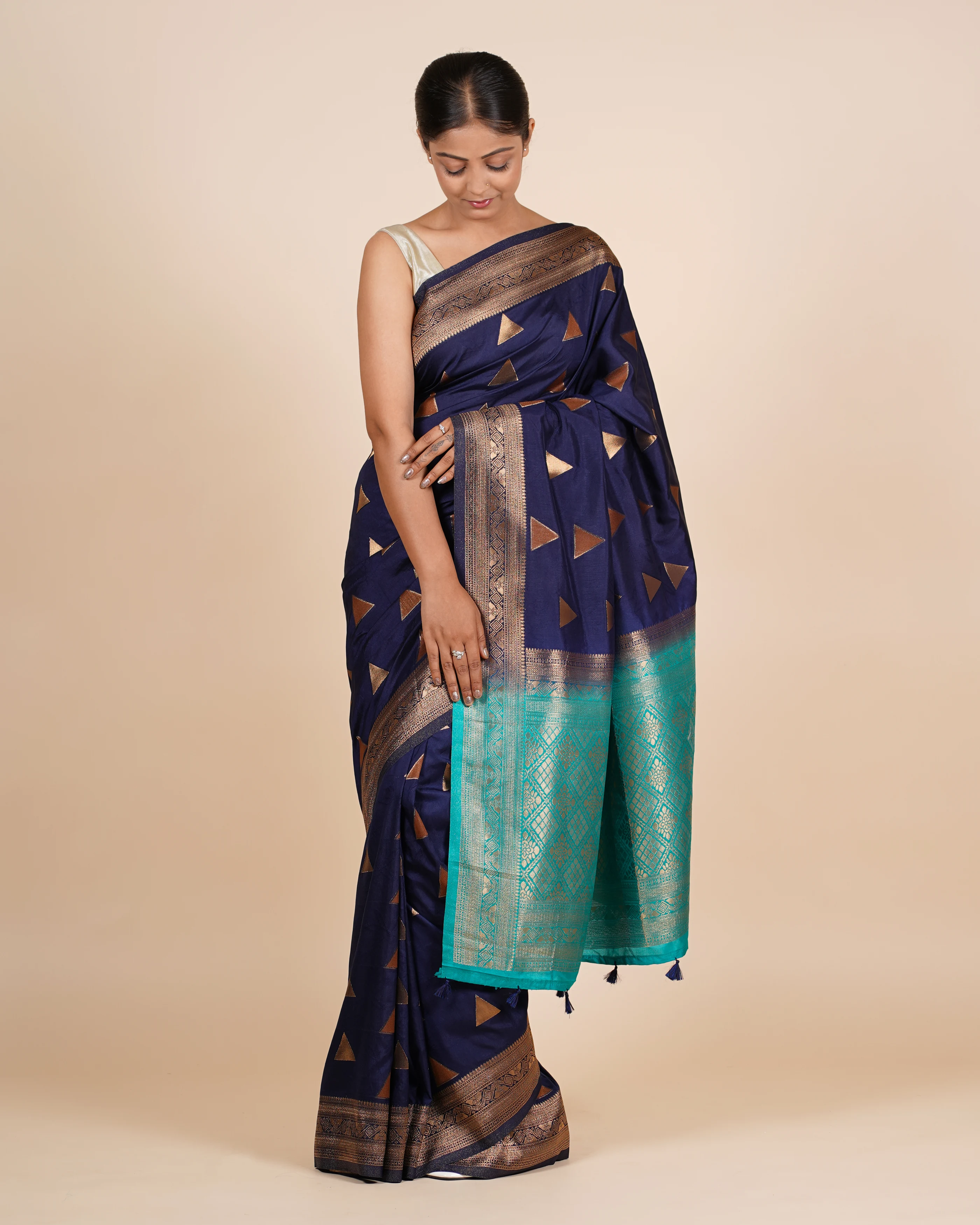 Everyday Comfort With Tusser Navy Saree